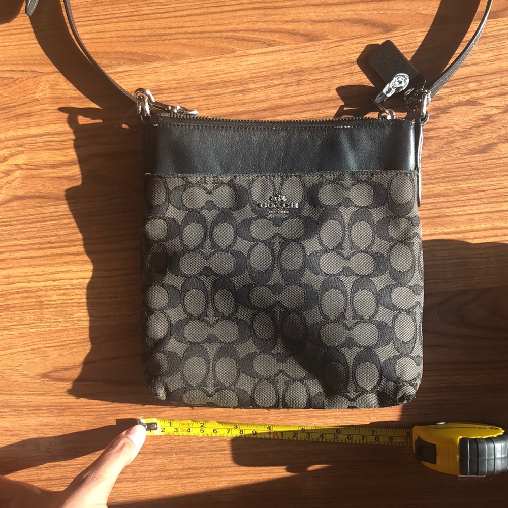 ☆ Cross body coach bag! ☆ - Picture 6 of 8